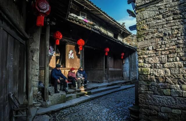 逃离遗弃的建筑3
